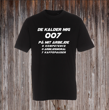 Indlæs billede til gallerivisning DE KALDER MIG 007
